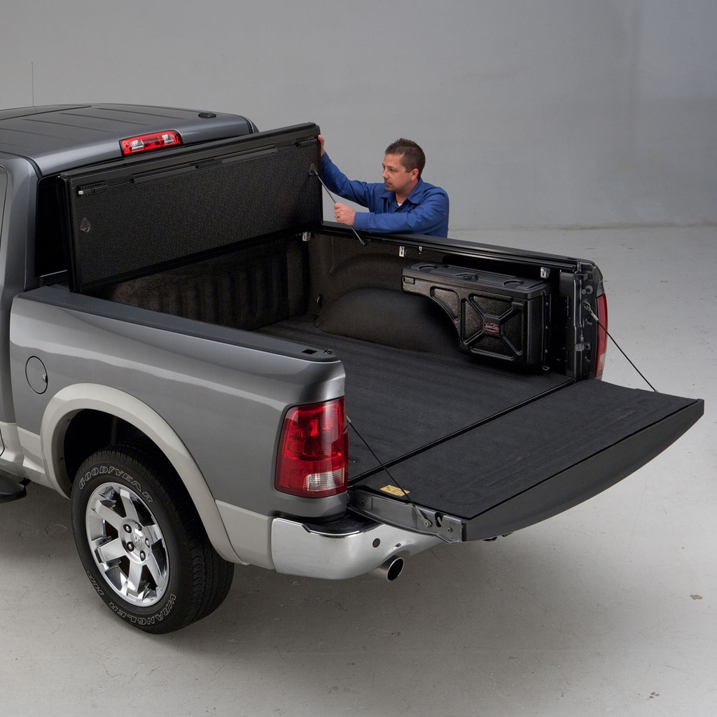 UnderCover Flex Hard Folding Tonneau Cover ( Standard Bed ) - FORD F-150 ( 2015 - 2020 ) 