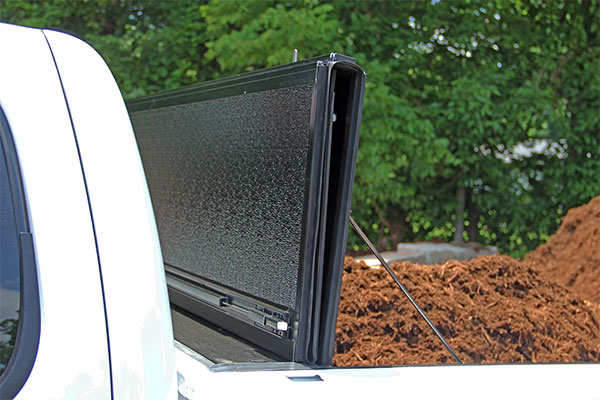 UnderCover Flex Hard Folding Tonneau Cover ( Standard Bed ) - FORD F-150 ( 2015 - 2020 ) 